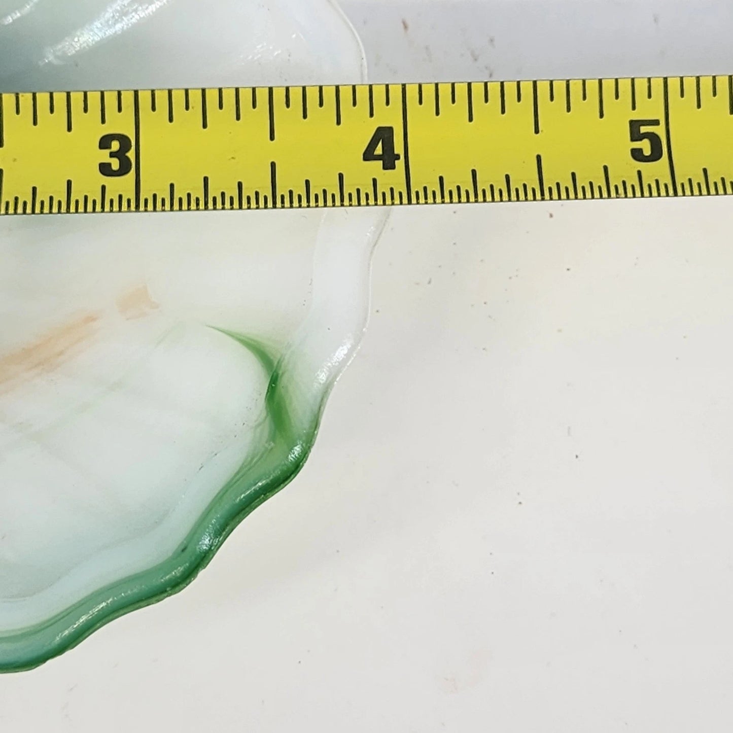 Akro Agate Green White Slag Glass Sea Shell Trinket Dish Scalloped Edge 4" Vtg