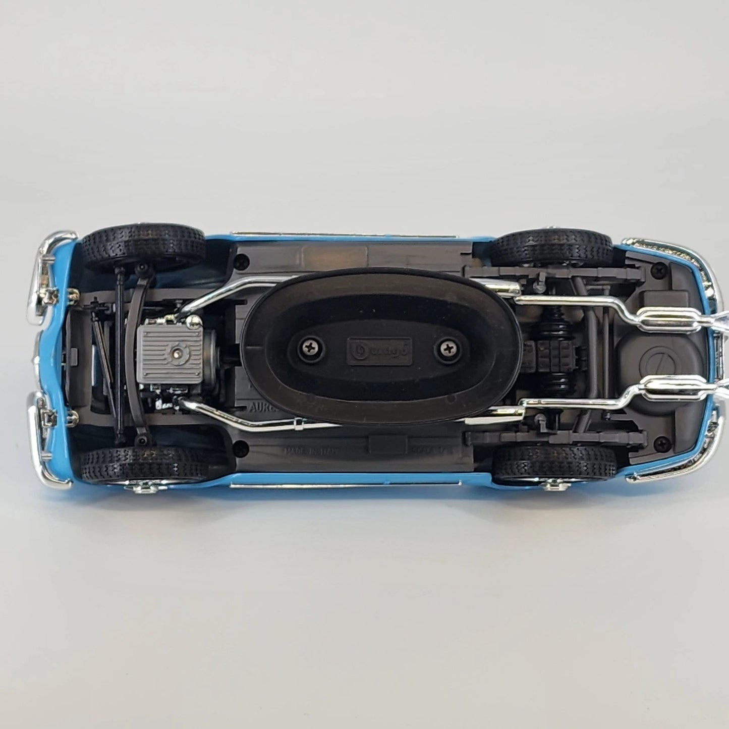 Bburago 1955 Lancia Aurelia B24 Spider 1:18 Diecast Model Light Blue Car Stand