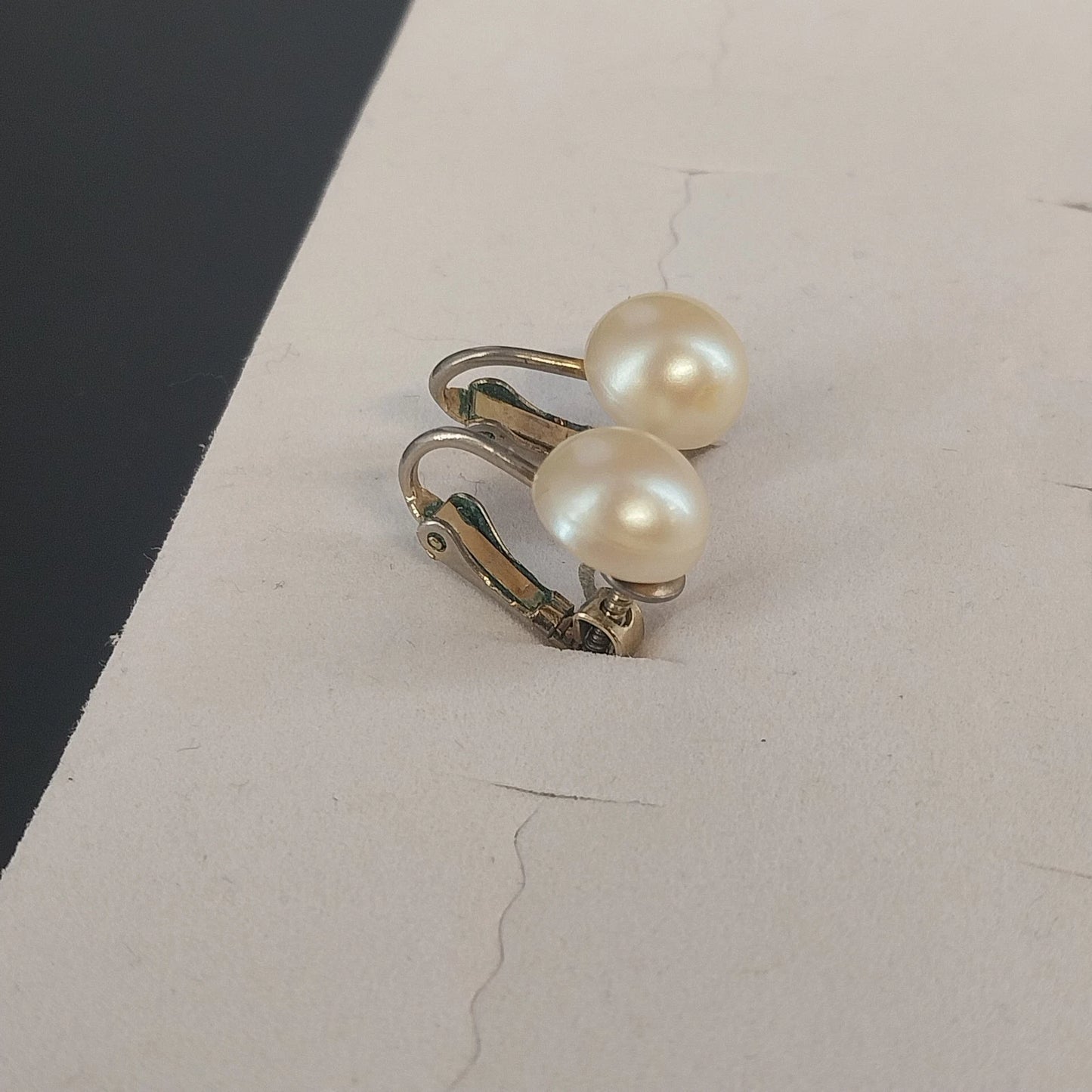 Vintage Faux Pearl Clip On Earrings Gold Tone Screw Back Classic