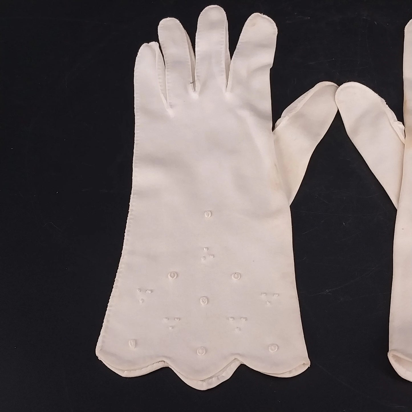Women's White Formal Dress Gloves Eyelet Scalloped Cuffs Tea Length Vintage