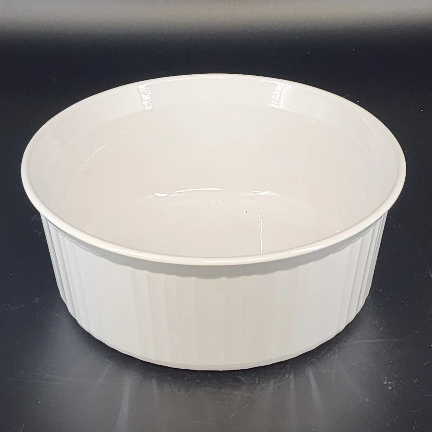 Corning Ware French White 2.5 Quart Round Casserole Dish F-1-B with Glass Lid 9"