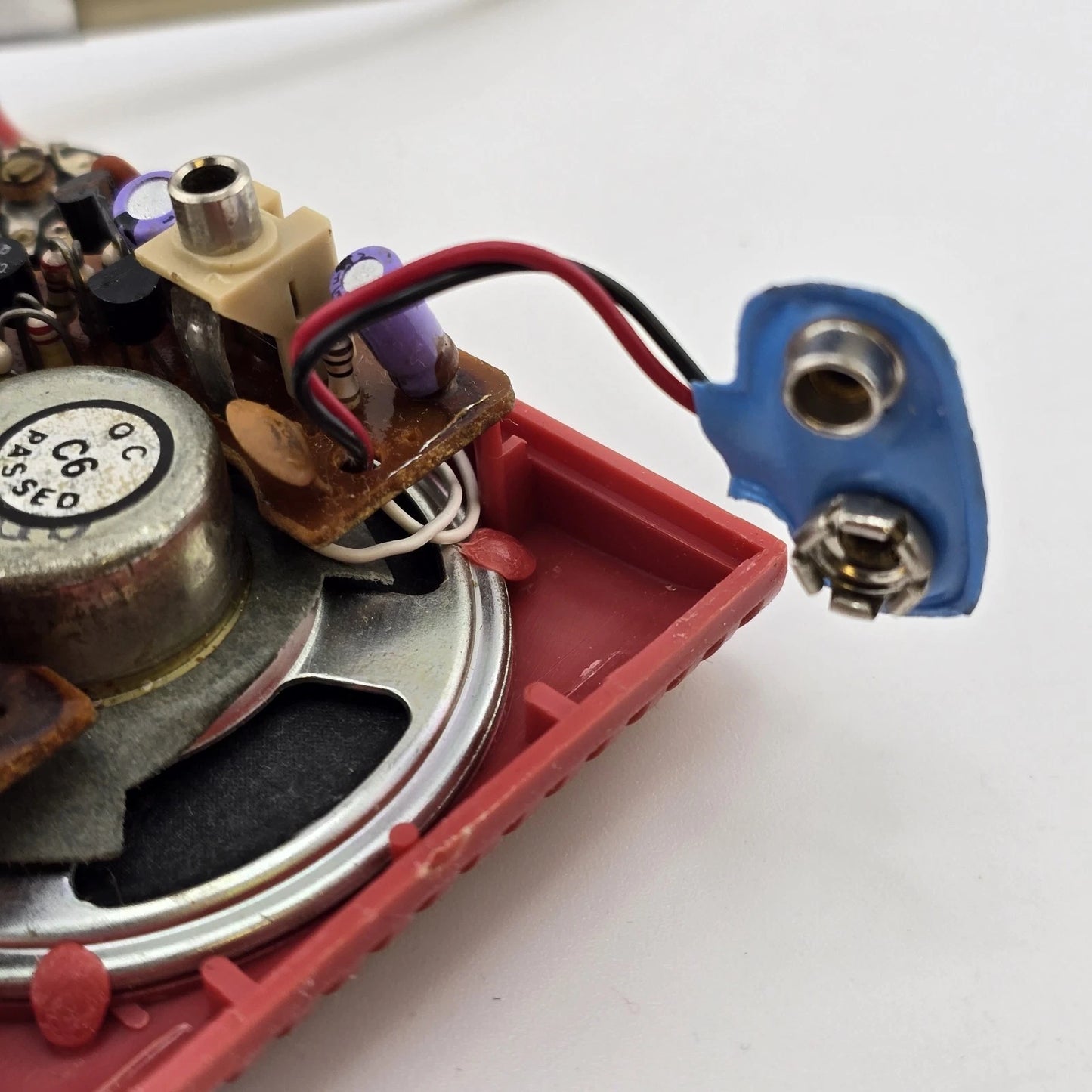 Realistic Flavoradio Transistor Radio Red Radio Shack Pocket Size Parts Repair