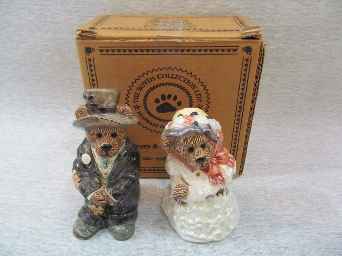 Boyd's Bears Grenville Beatrice True Love salt and pepper shakers