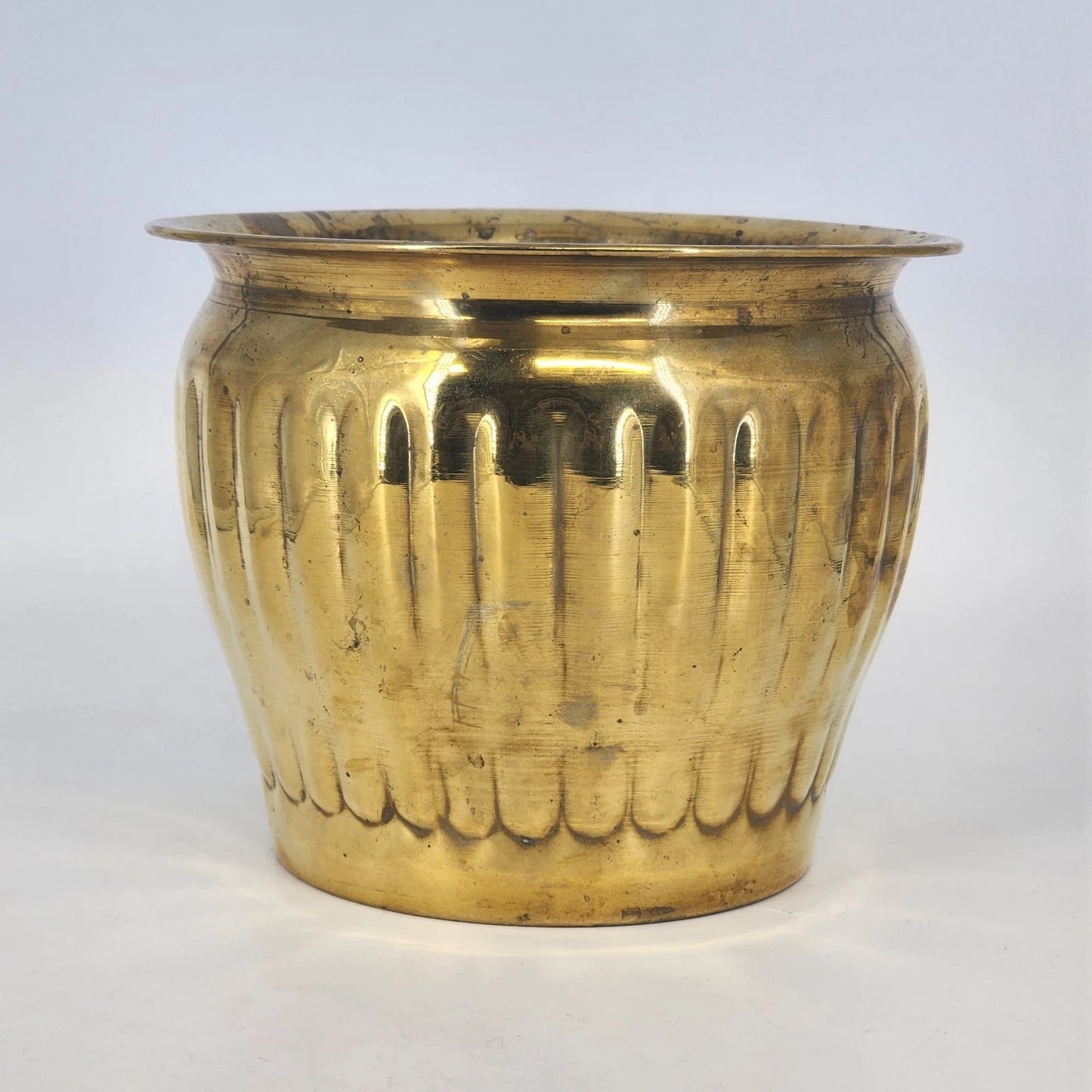 Ribbed brass planter pot with flared rim vintage gold tone decor