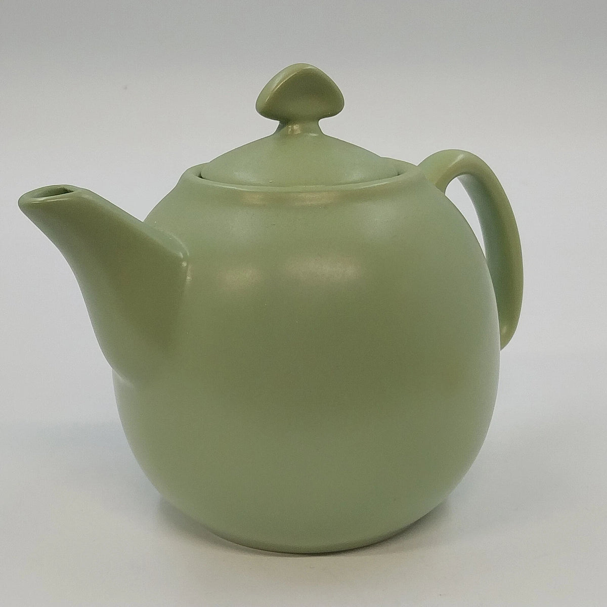 Chantal 92 TP10 light green ceramic teapot with lid