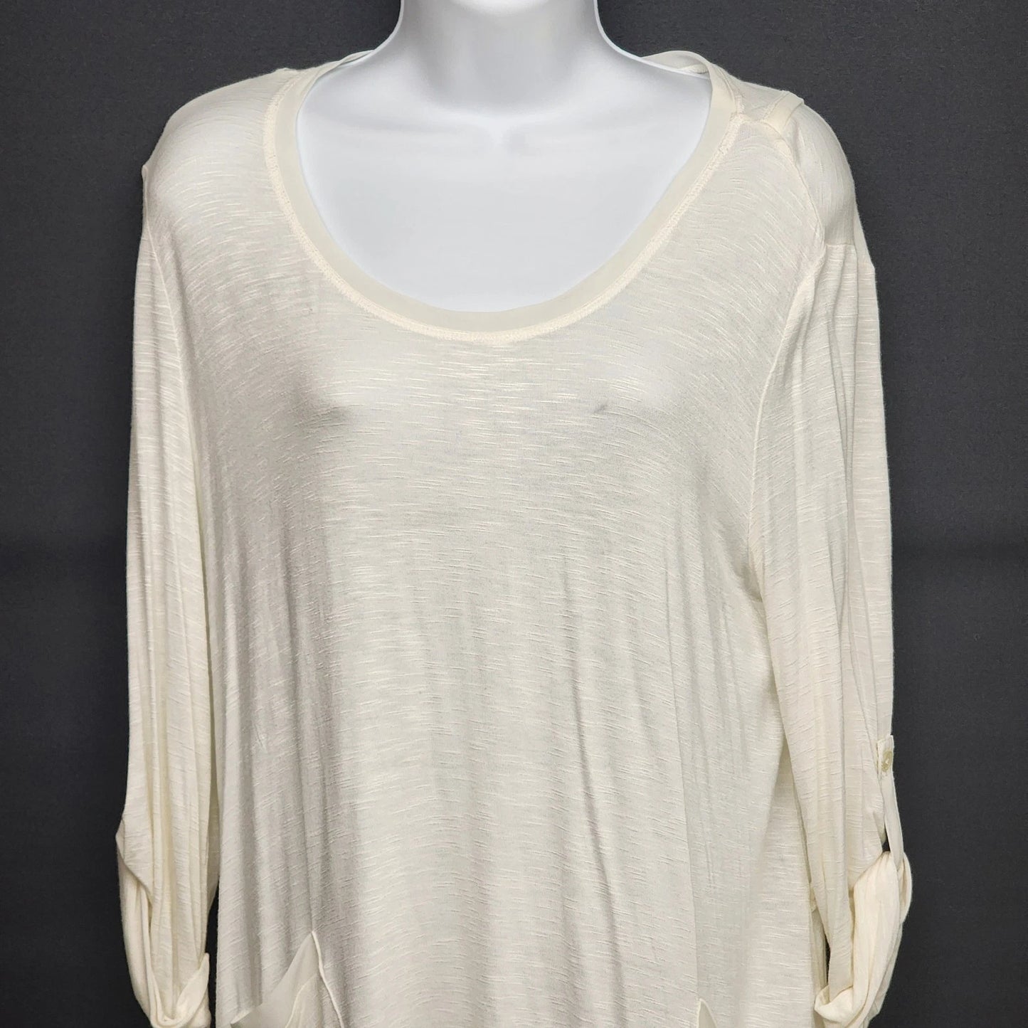 White Chelsea & Theodore pullover tunic top women’s medium rayon spandex