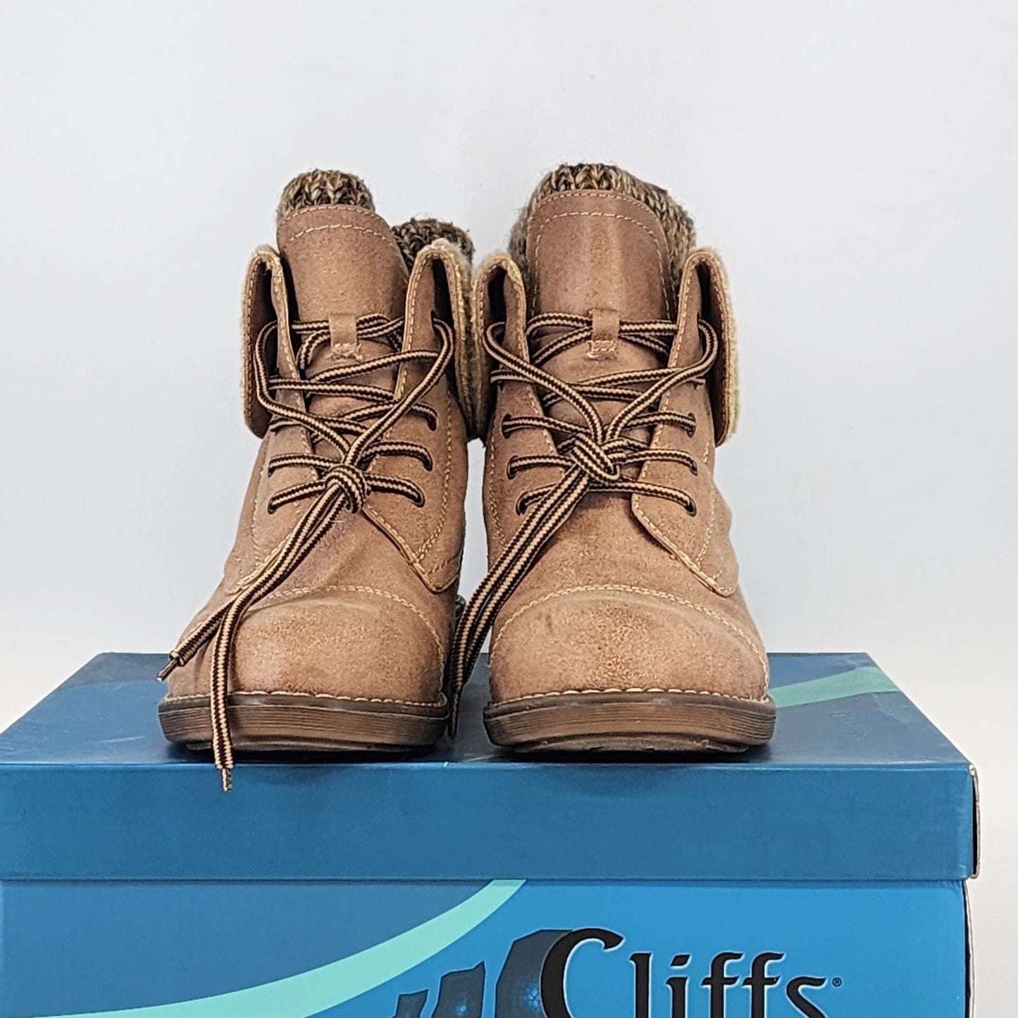 Cliffs by White Mountain Duena tan booties