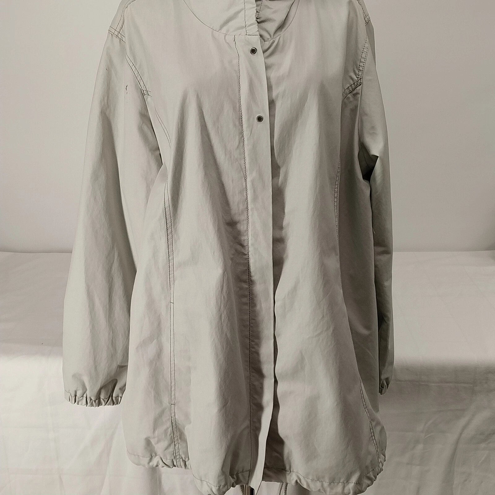 Eddie Bauer women's beige hooded lightweight windbreaker jacket