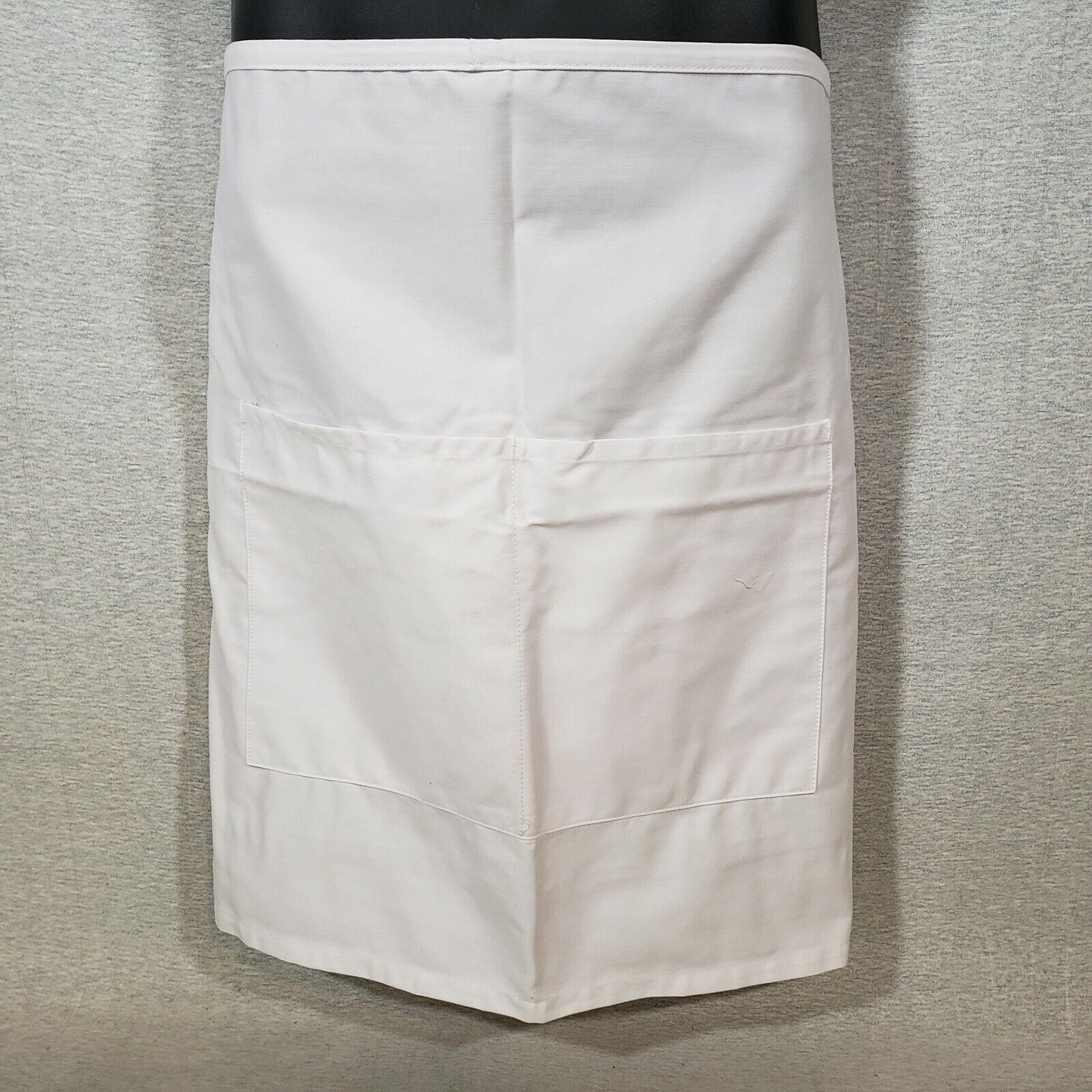 White half bistro apron two pockets E28