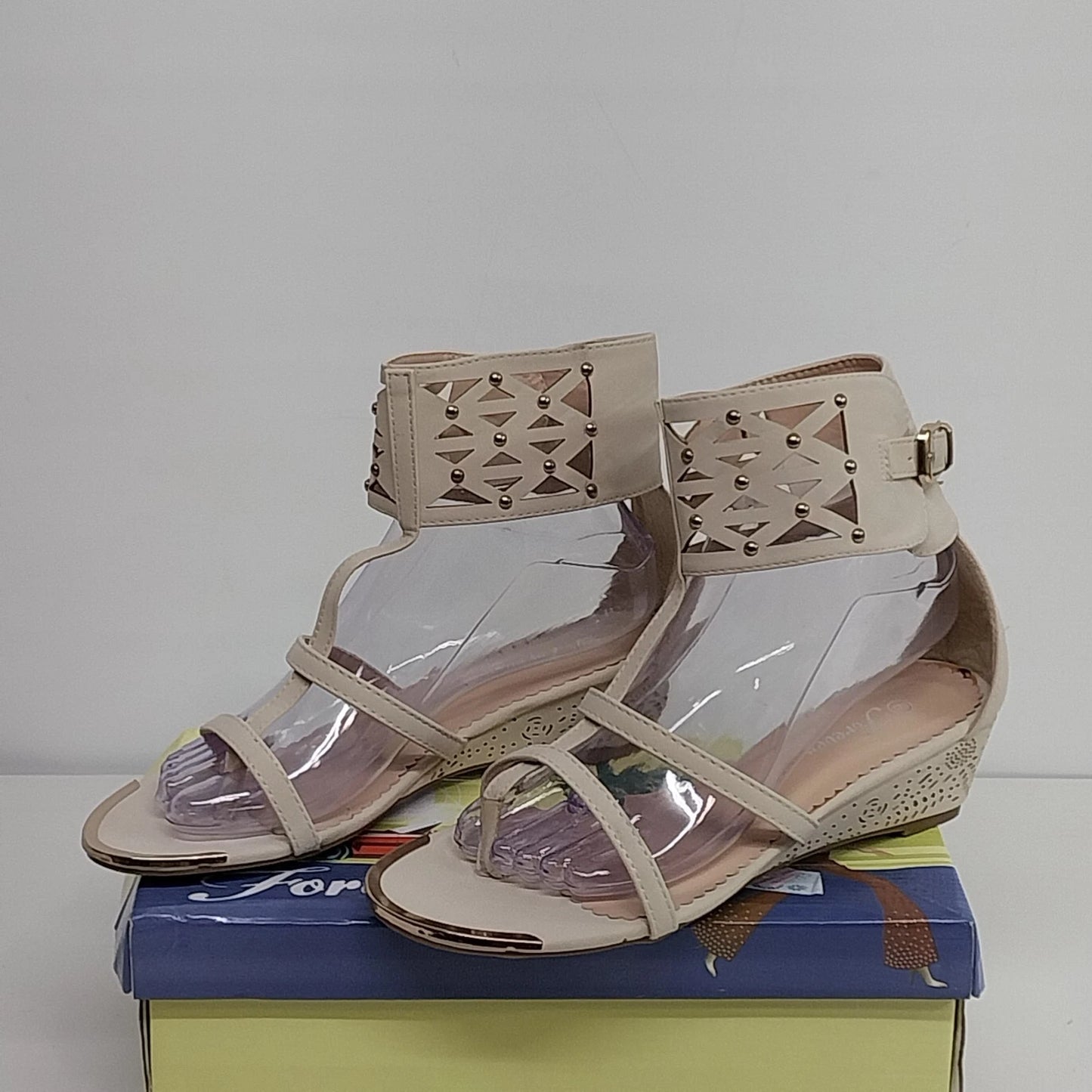 Forever Link Jill 11 beige wedge sandals