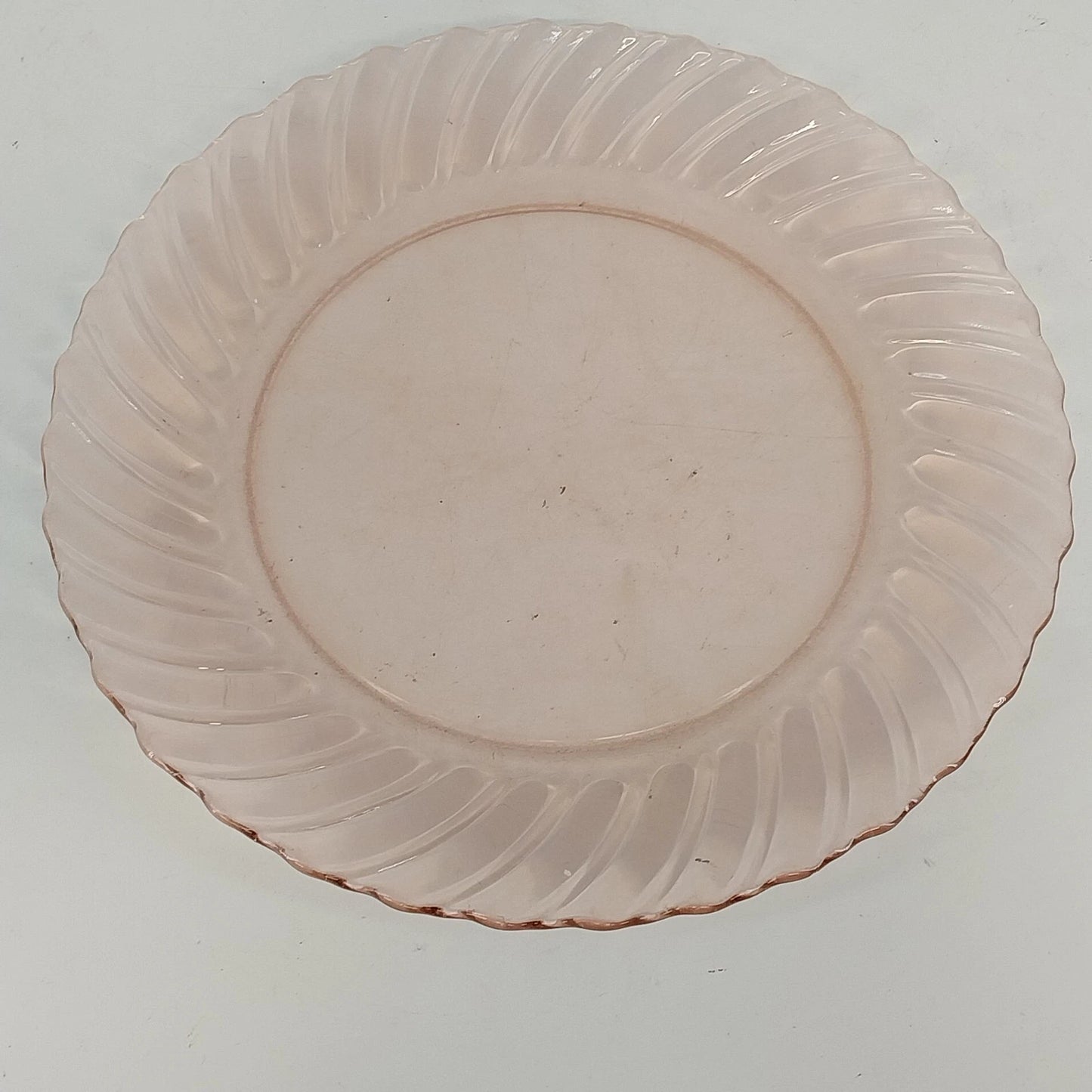 Vintage Fortecrisa pink swirl ribbed glass dinner plate