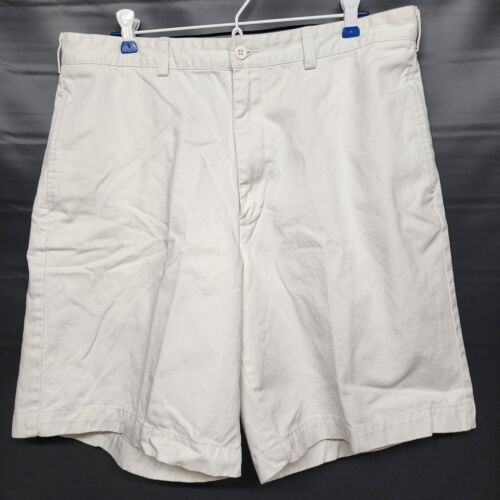 G H Bass men's beige walking shorts size 36