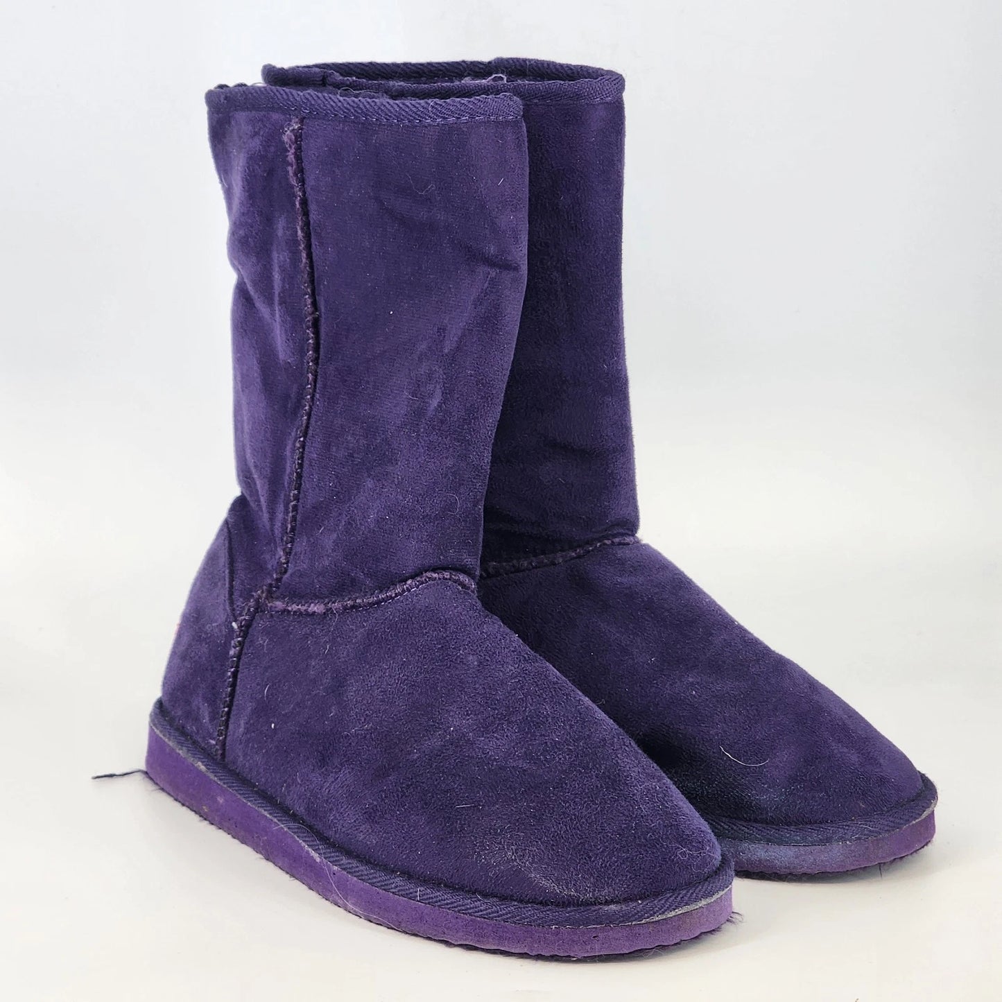 Purple faux suede Isaac Mizrahi ankle boots with fur lining women size 9