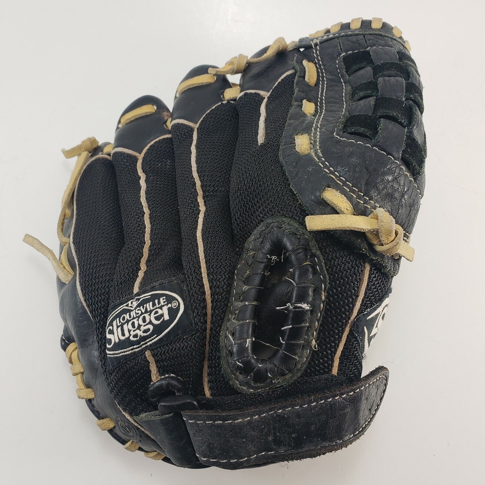 Louisville Slugger Helix HXB1050 10.5 baseball glove RHT
