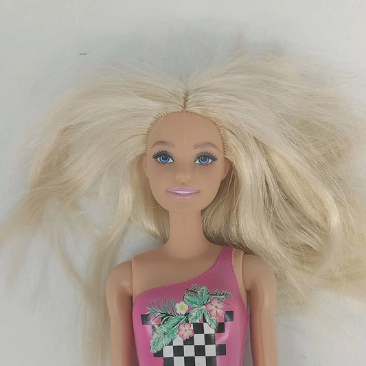 Barbie HDC50 beach doll pink swimsuit blonde hair Mattel