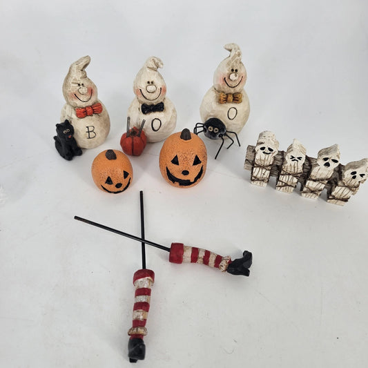 Mixed vintage Halloween resin mini figures ghosts pumpkins fence pieces lot