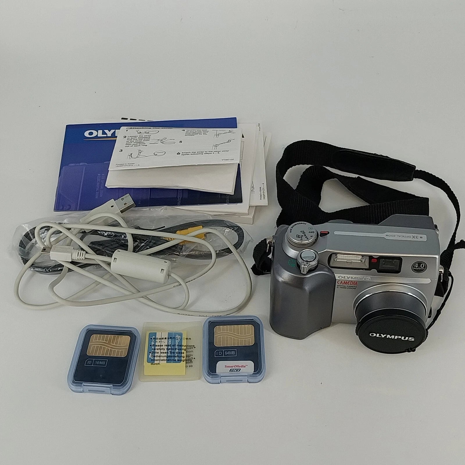 Olympus CAMEDIA C4000 Zoom 4MP digital camera with accessories