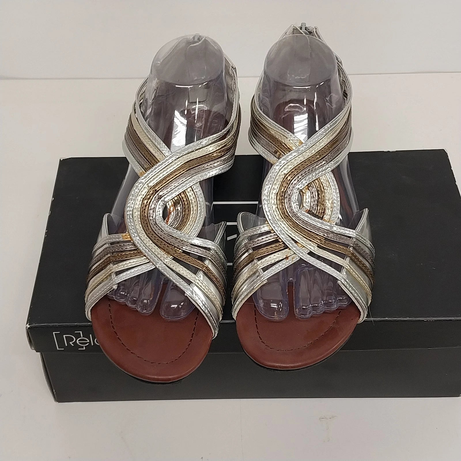 Relativity Cleo metallic silver strappy flat sandals womens 8M
