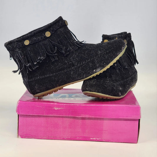 Black Shoes of Souls fringe moccasin ankle boots for women