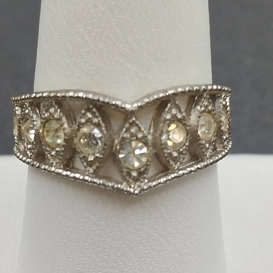 Silver tone chevron rhinestone filigree ring women's size 8.5