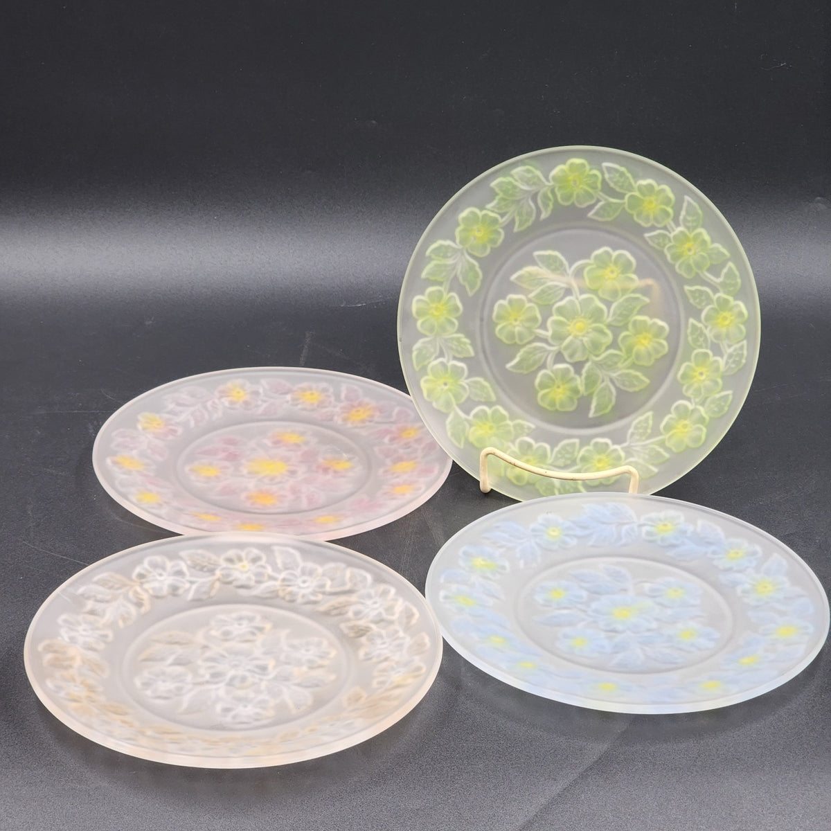 Sovereign House Apple Blossom frosted glass luncheon plate