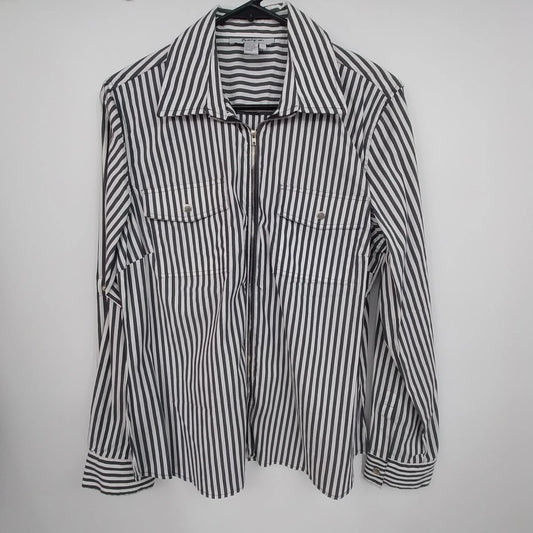 Tracy M black and white striped blouse with zip front neckline and snap cuff sleeves