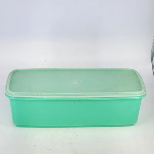 Vintage Tupperware jadeite green celery keeper with clear lid
