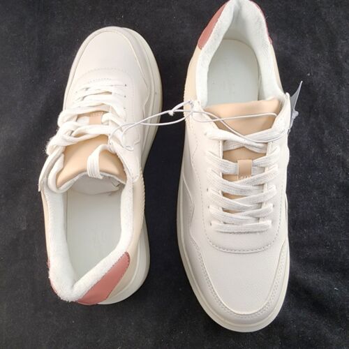 Universal Thread Flora women's white lace up sneakers with pink trim
