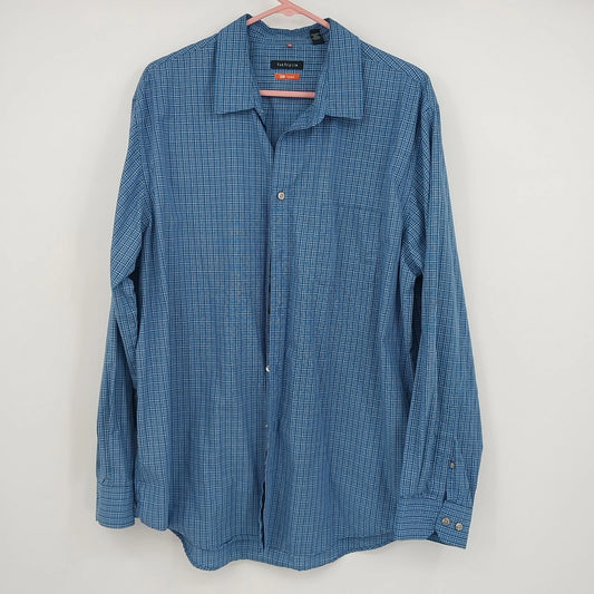 Van Heusen Traveler men's blue and white plaid long sleeve shirt