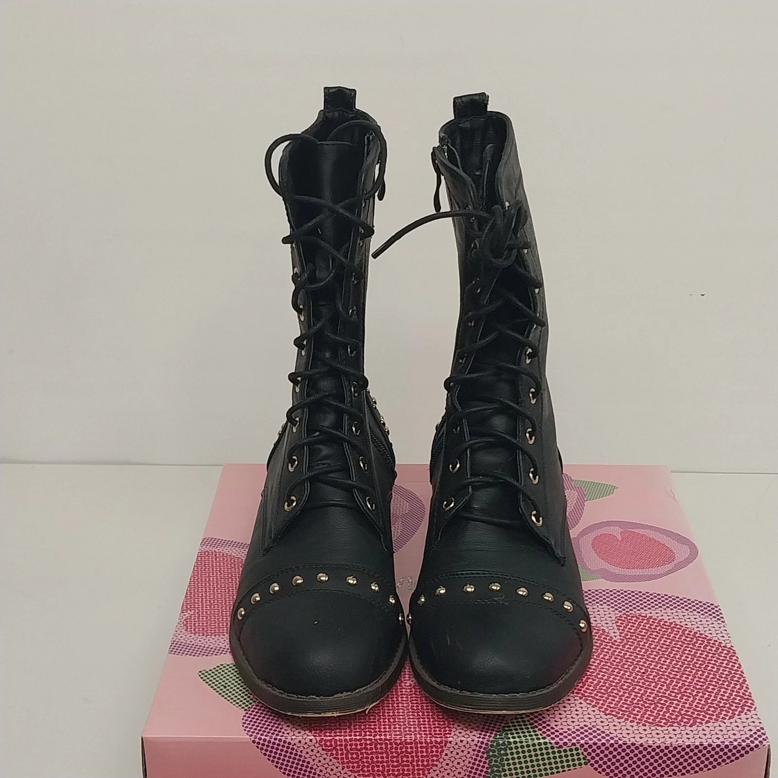 Via Pinky Annika black combat boots with gold studs womens size 8