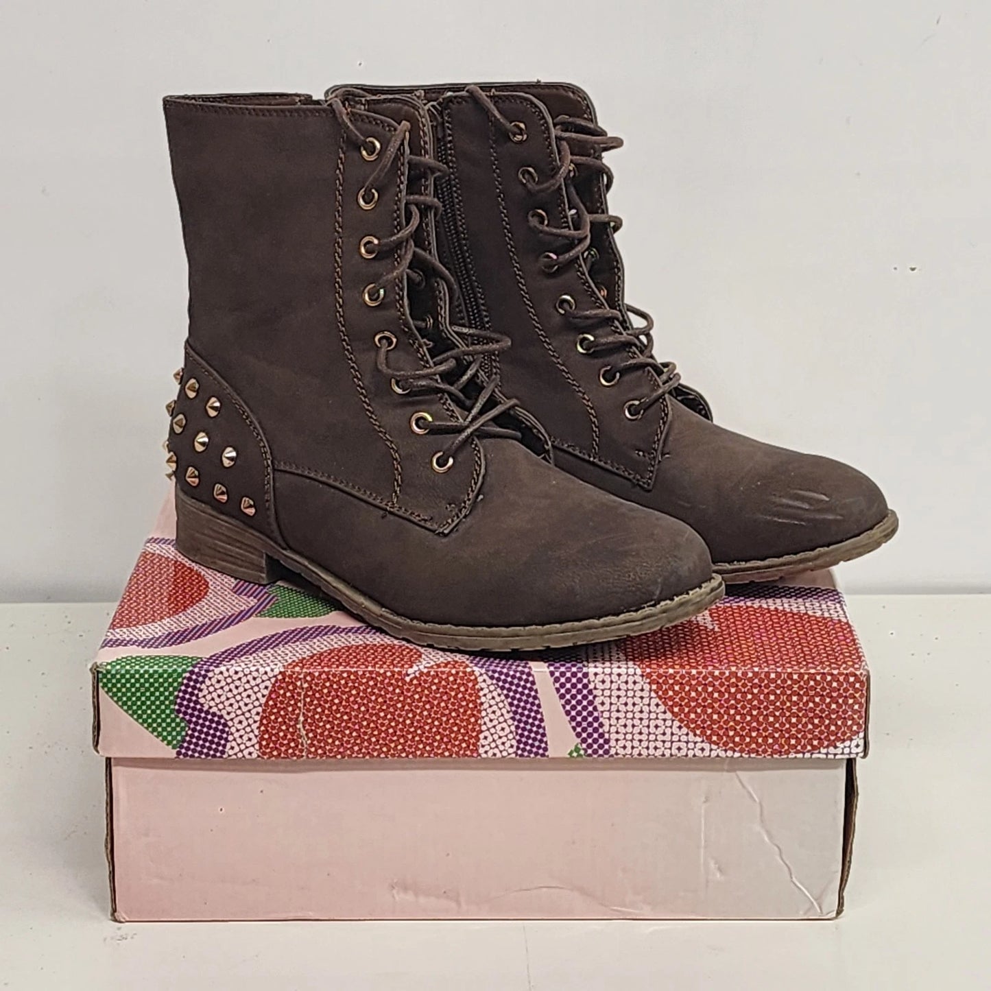 Brown Via Pinky Sky 03 studded ankle boots for women