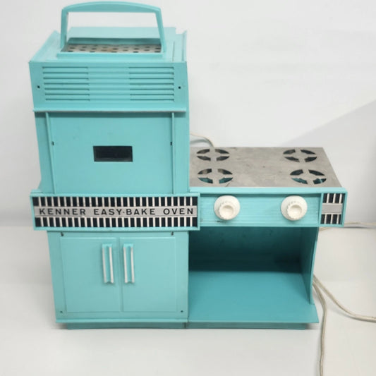 1964 Kenner Easy-Bake Oven No. 1600 in turquoise with original box