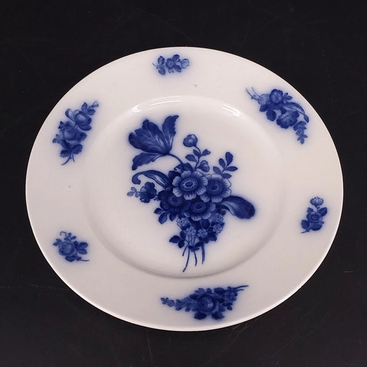 Vintage Villeroy & Boch Mettlach Blue Rose porcelain luncheon plate made in Germany
