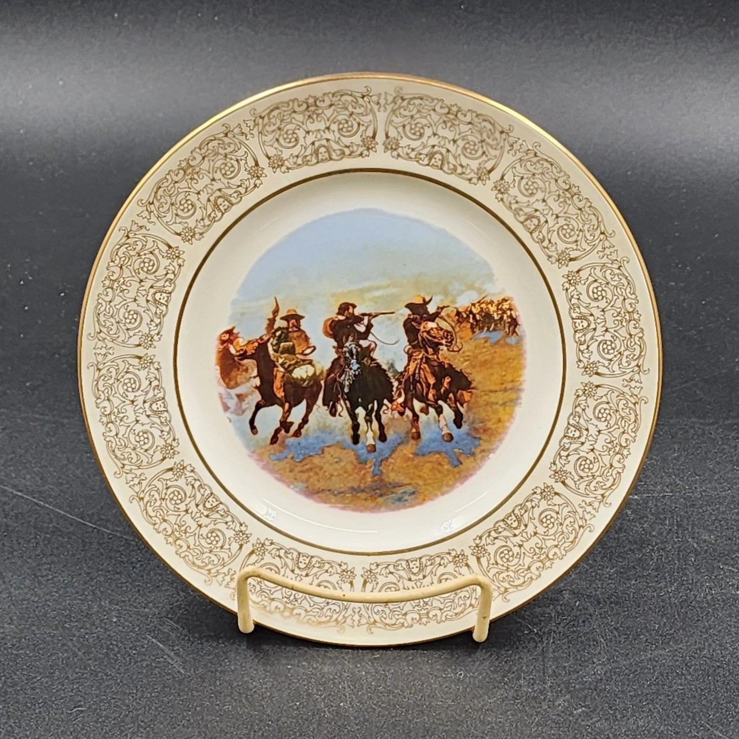 Wittnauer A Dash for the Timber Frederic Remington bone china plate