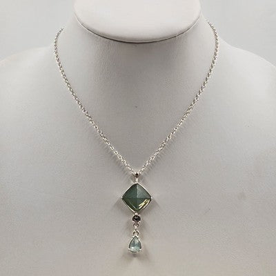 Avon Silver Tone Chain Opaque Green Gemstone Pendant 10" Necklace Lobster Clasp