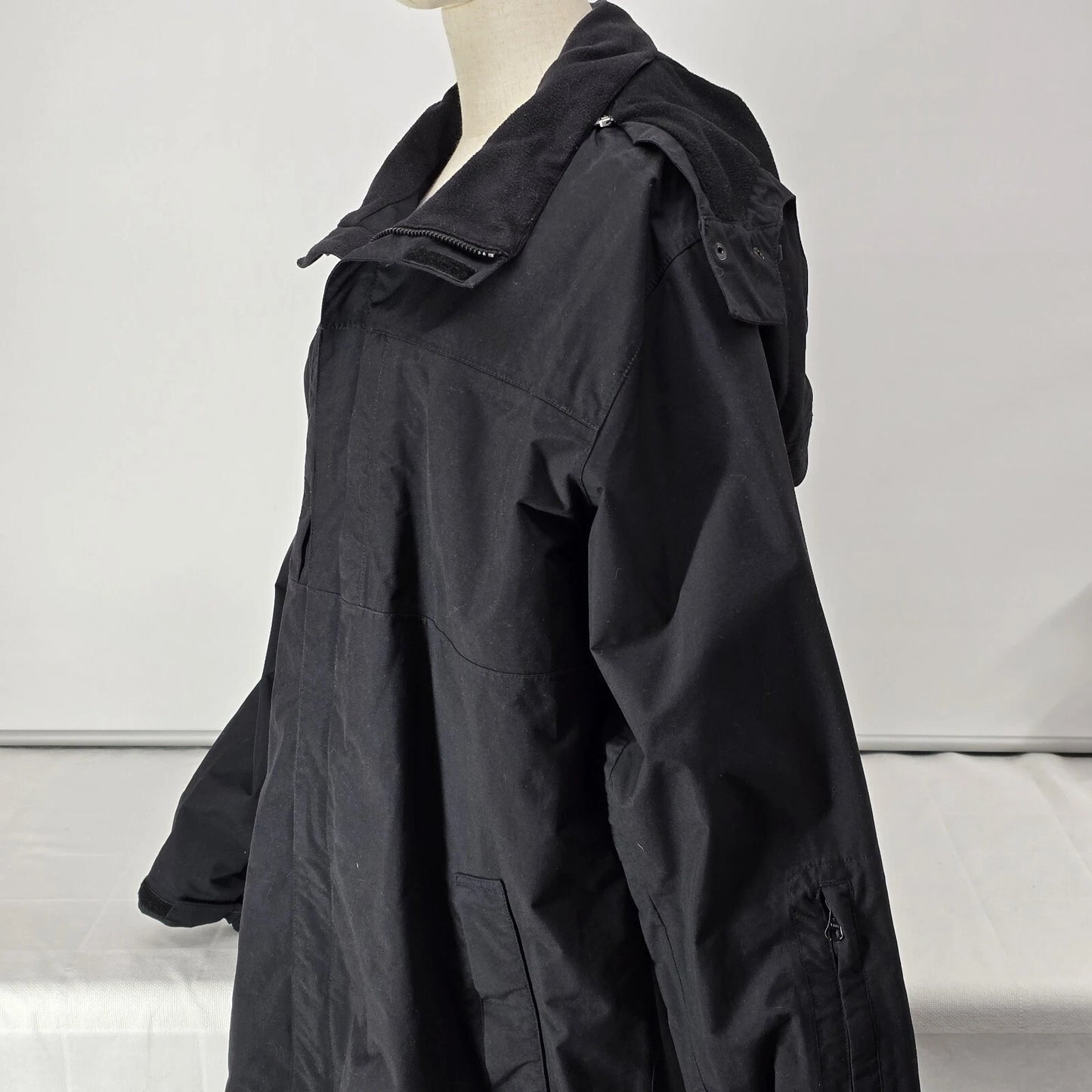 Eddie Bauer WeatherEdge Hooded Rain Jacket Women’s Size Large Black Windbreaker