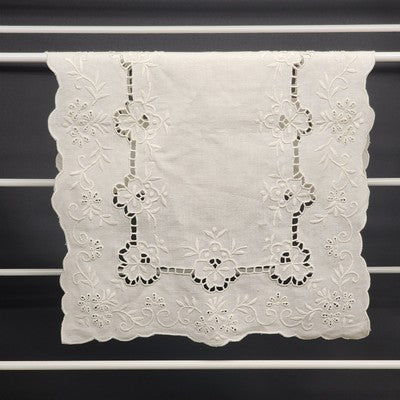White Embroidered Cutwork Scalloped Rectangle Doily Placemat Table Runner Linen