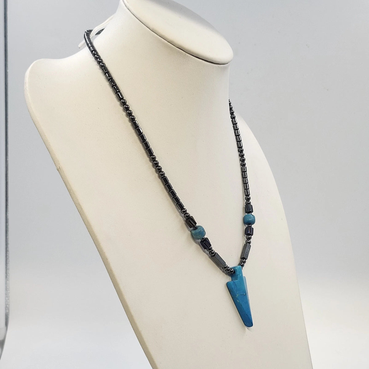 Black Beaded Necklace Blue Arrowhead Pendant 11.5" Southwestern Style Jewelry