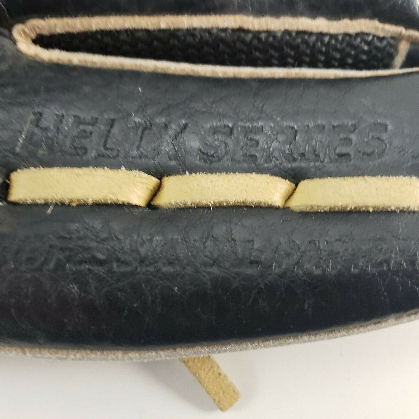 Louisville Slugger Helix HXB1050 10.5in Baseball Glove RHT