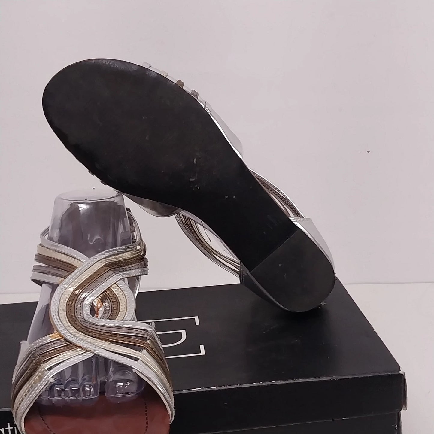 Relativity Cleo Metallic Silver Strappy Sandals Womens 8M