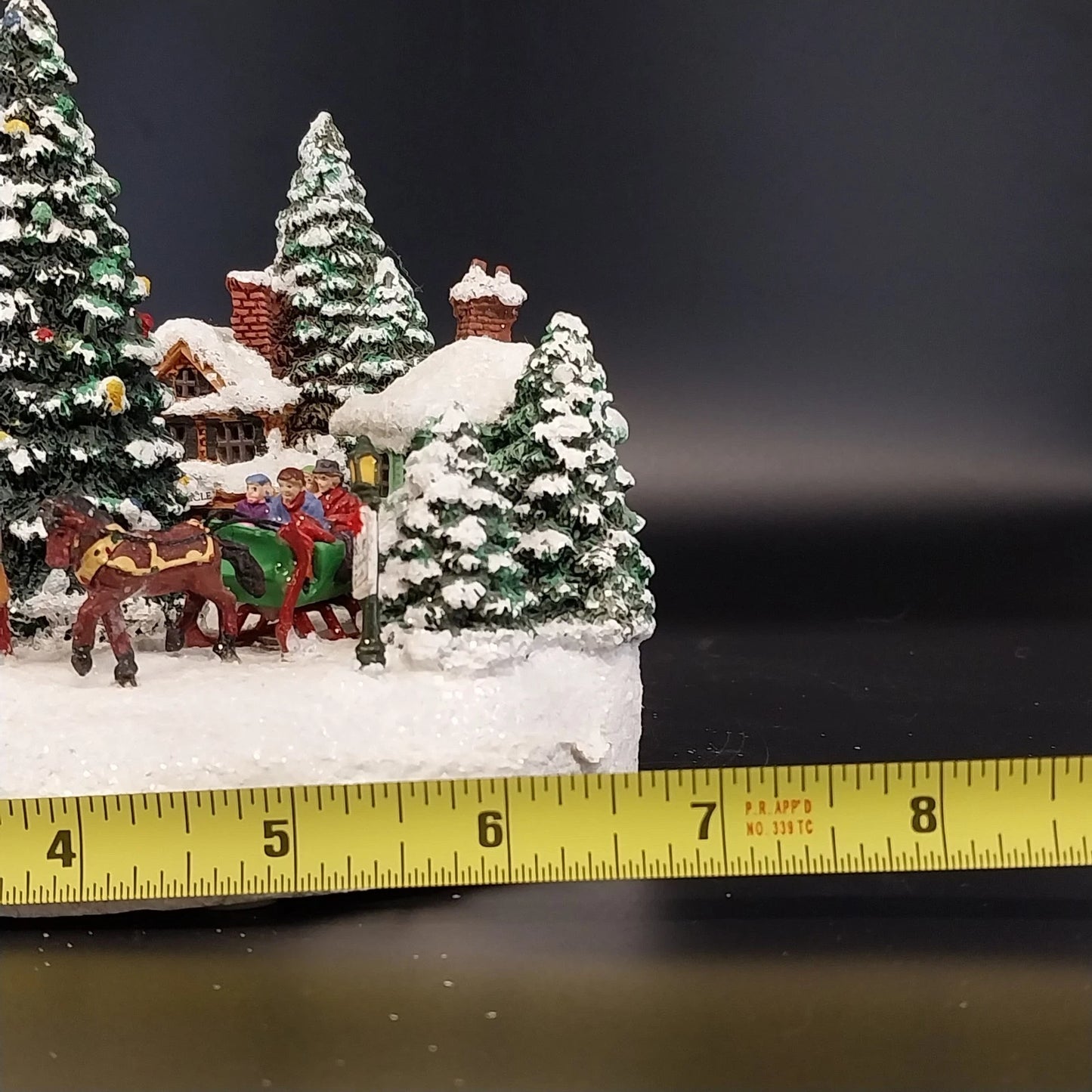 Thomas Kinkade St Nicholas Circle 1993 Lighted Musical Village "Deck The Halls"
