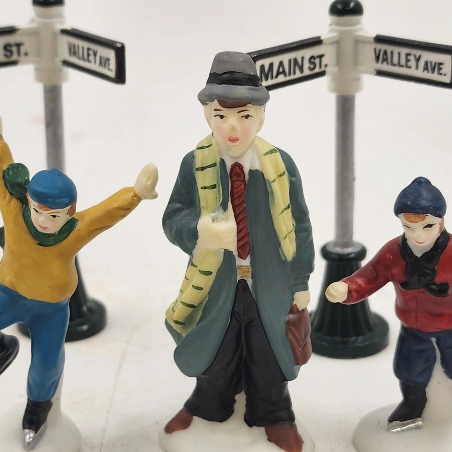 5 Christmas Village Accessory Set People & Street Signs Miniature Figurines