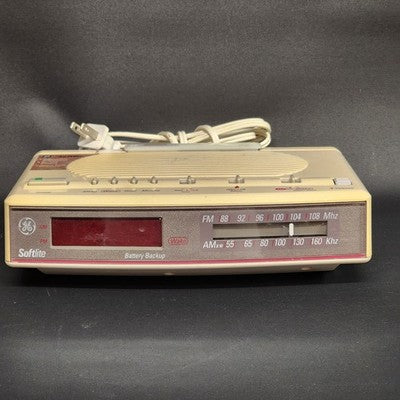 Cream Digital Alarm Clock Radio Night Light GE Softlite 7-4657A Vintage Works