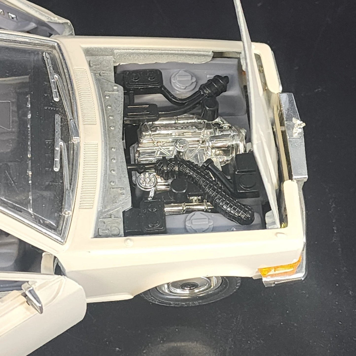 Bburago Rolls Royce Camargue 1:22 Scale Diecast Model Car