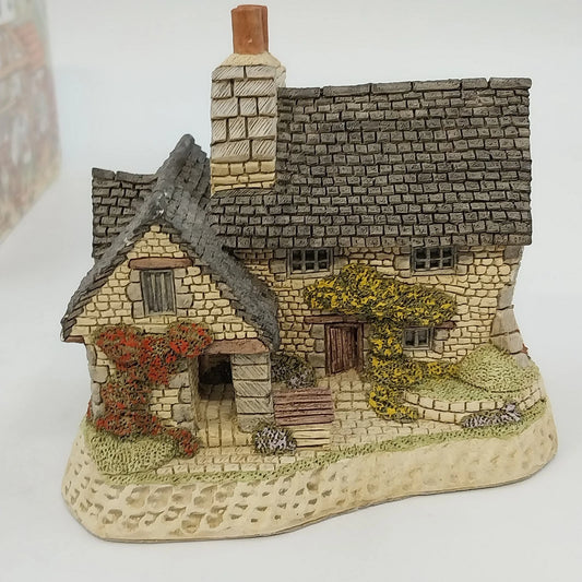 David Winter Gillie's Cottage Scottish Collection 1988 Orig Box COA Hand Painted