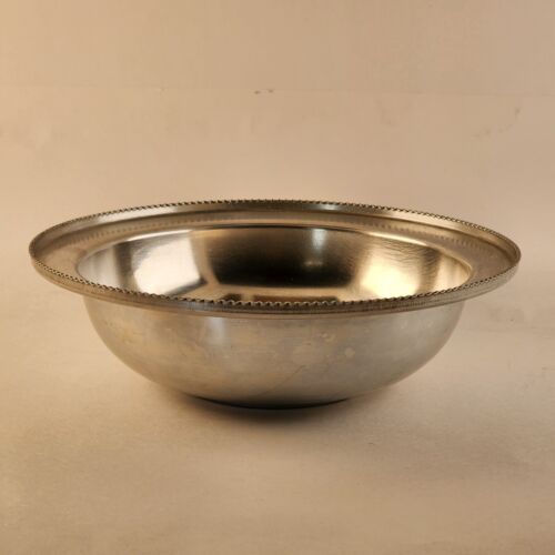 Hand Wrought Silverlook Covered Bowl Serving Dish 557 w 1.5qt Pyrex Bowl Vintage