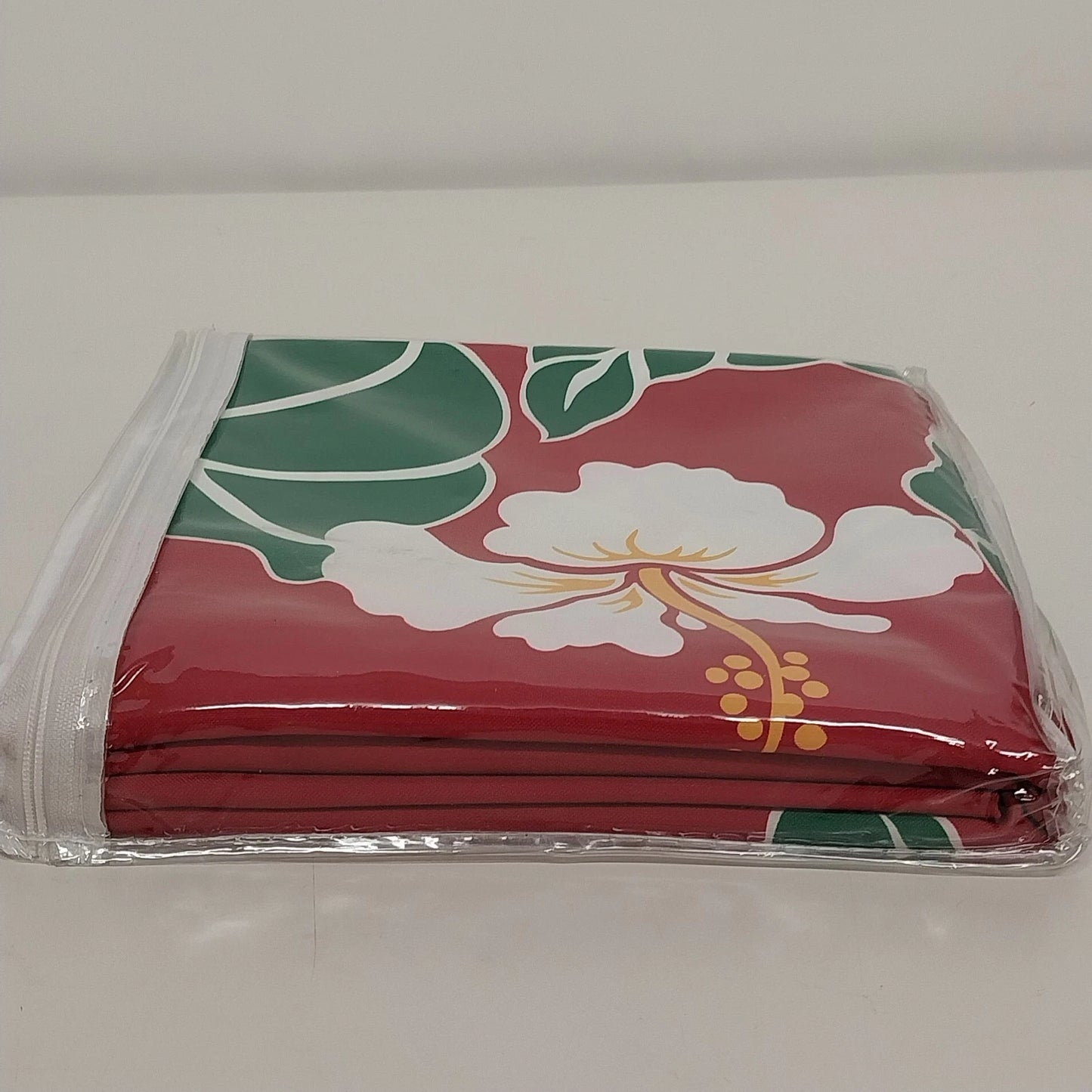 Kauhale Living Hawaiian Hibiscus Floral Tablecloth Red Green White 60" x 84" NIP
