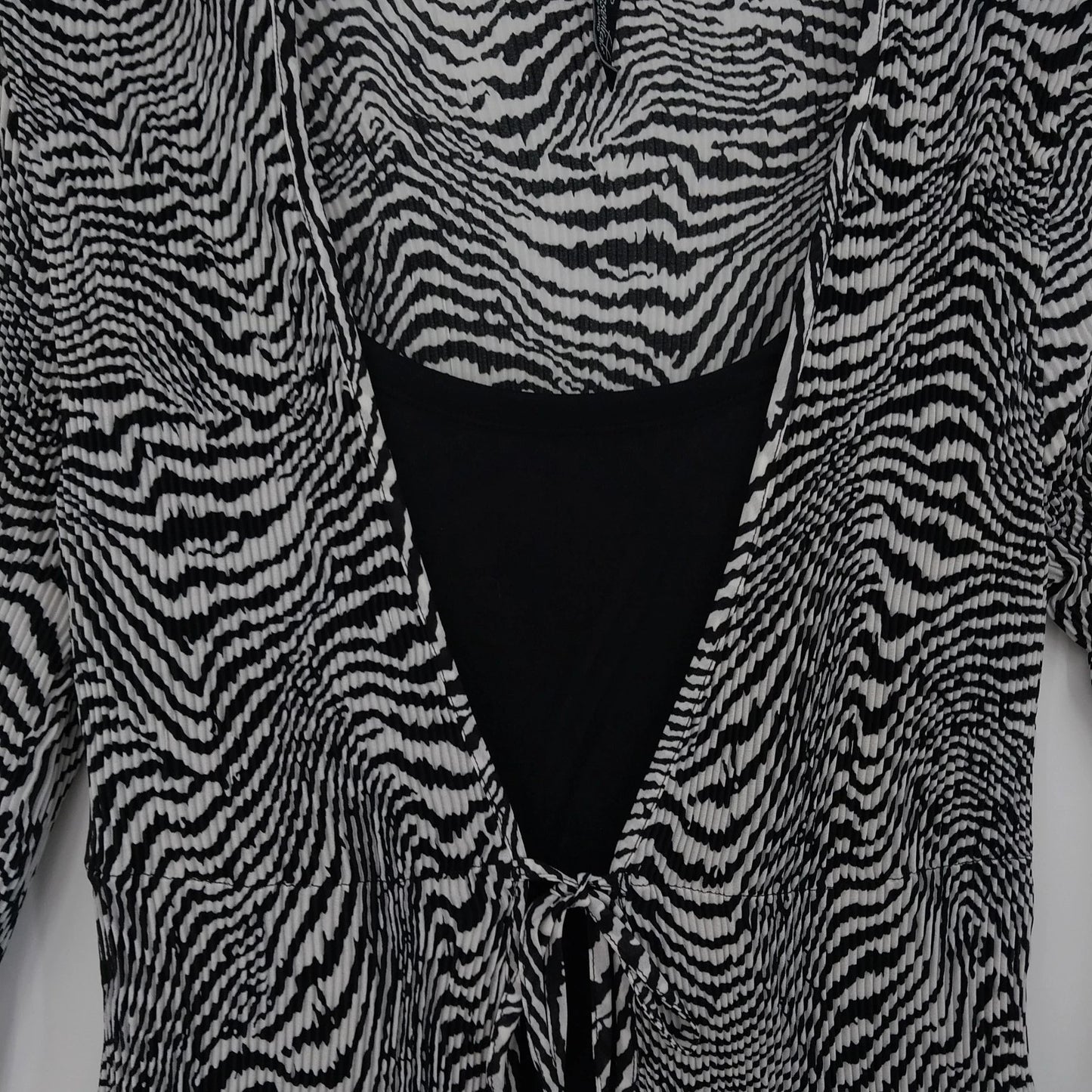 Essentials by Milano Zebra Print Pleated Blouse Women's M 3/4 Sleeve Front Tie