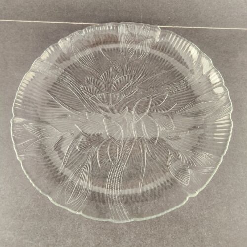 Arcoroc Canterbury Crocus Embossed Flower Glass Dinner Plate 10.75" France
