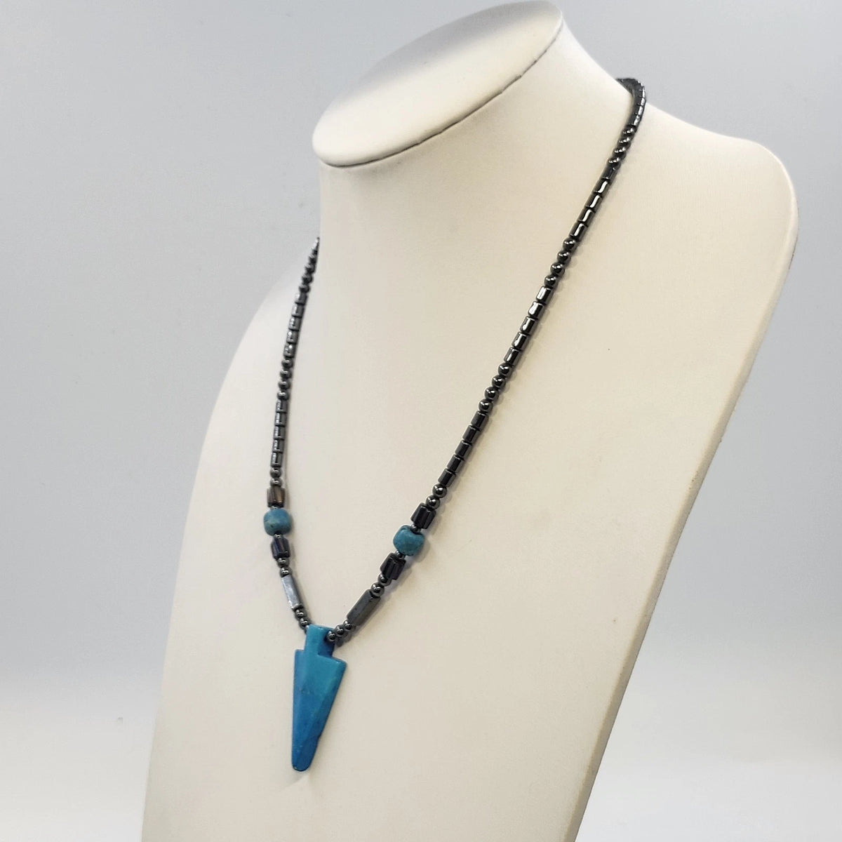 Black Beaded Necklace Blue Arrowhead Pendant 11.5" Southwestern Style Jewelry